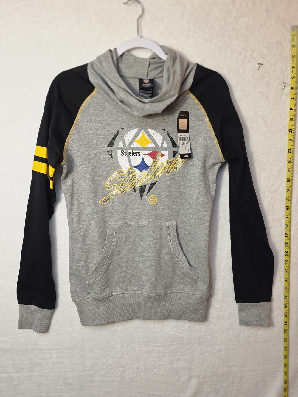 Men’s Gray Hoodie Raglan Sleeve Shirt
